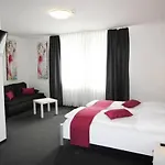 Am Blumenhaus 2*