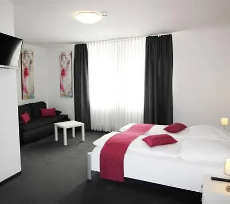 Am Blumenhaus 2*