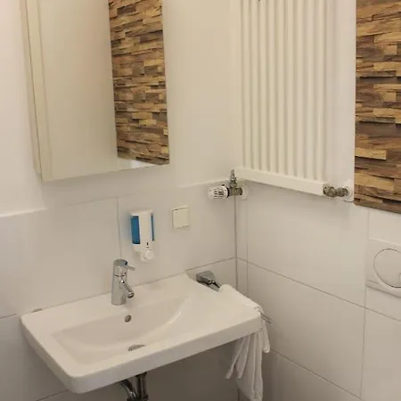 Am Blumenhaus Hotel 2*