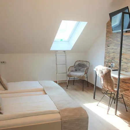 Hotel Am Blumenhaus 2*