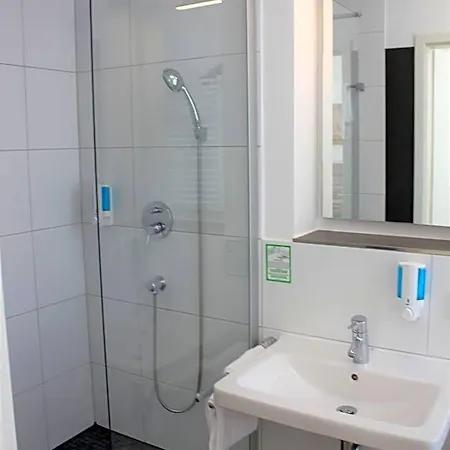Am Blumenhaus Отель 2*