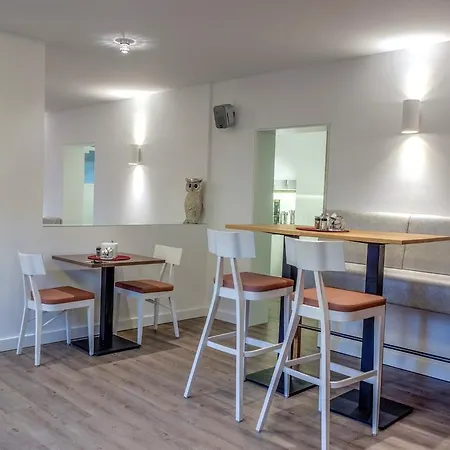 Hotel Am Blumenhaus 2*