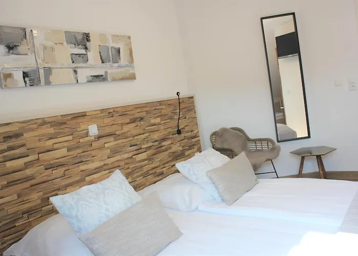 Am Blumenhaus Otel 2*