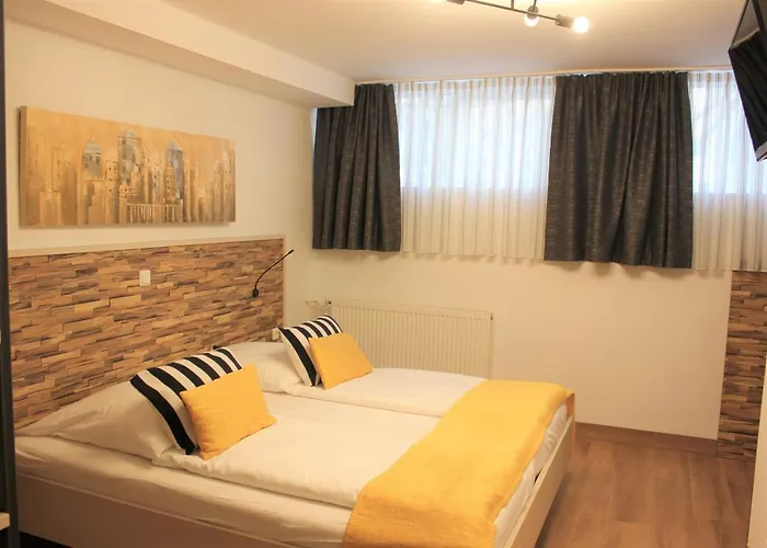 Hotel Am Blumenhaus 2*