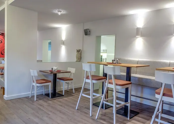 Otel Am Blumenhaus 2*