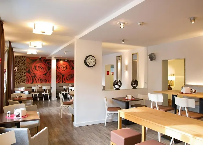 Hotel Am Blumenhaus 2*